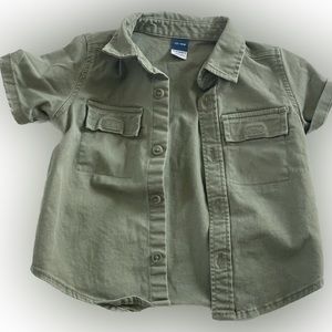 Old Navy 12-18M Green Button Up Short Sleeve Shirt w Collar and Pocket Detail